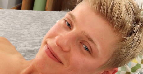 捷克年輕男孩斯文·巴斯奎特手淫