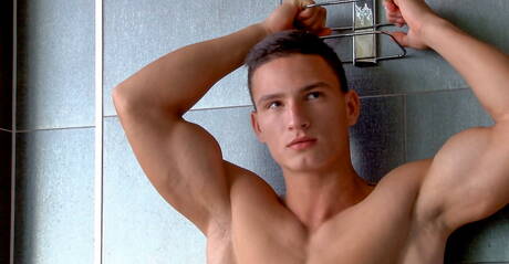 ブル・アントワーヌ・メロニがお風呂でチンコをシコる