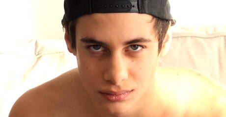 肌肉發達的丹尼·斯科特（Denny Scott）手淫