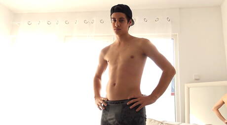 肌肉發達的丹尼·斯科特（Denny Scott）手淫