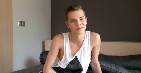 Young boy Theo Amalric jerk off his cock