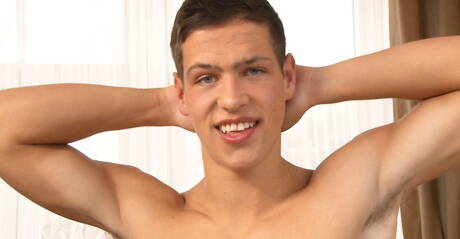 Bull Emmet Caine jerk off his dick