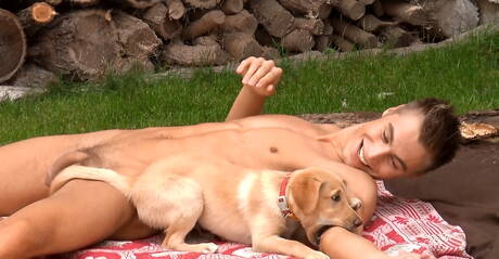 Czech husky guy Torsten Ullman and slovak husky guy Nils Tatum posing nude and showing tight ass outside