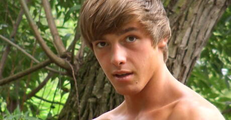 Czech stars well-built Helmut Huxley and beefy Jerome Exupery having a pleasure in bathroom