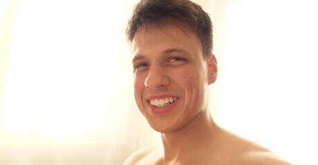 Byk Will Darcy drażni swojego kutasa