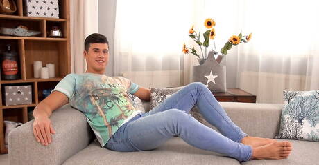 Belami Online: American tough guy Serge Cavalli teasing his cock