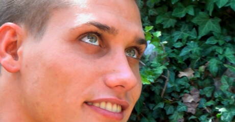 Hungarian beefcake Vadim Farrell jack off his cock outside