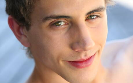 Superstud Jonas Asther posing naked and showing his ass outdoor