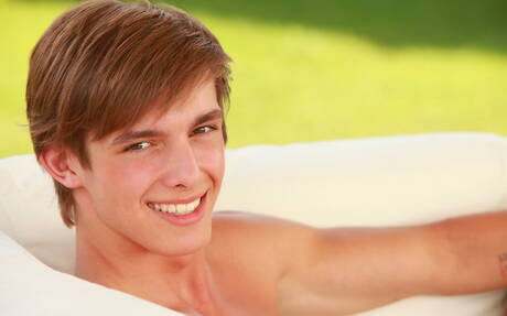 Czech hunky guy Helmut Huxley undressing and showing his butt outside