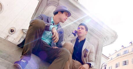 Kevin、Gino Mosca、Joel、Zac、Claude Sorel 和 Jean-Daniel 在戶外進行火熱的群交場景