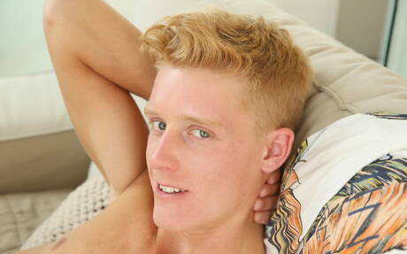 捷克帥哥 Ronny Lamarr 吸吮雞巴