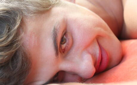 斯洛伐克小鮮肉Dylan Maguire在戶外裸體秀出性感臀部