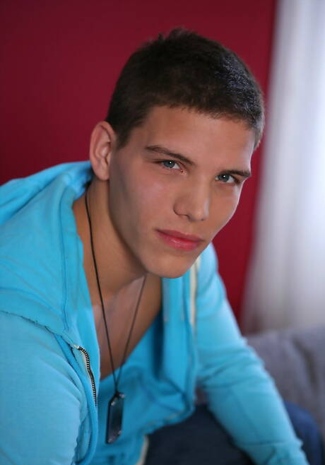 Bodybuilder Andrew undressing and showing hot butt