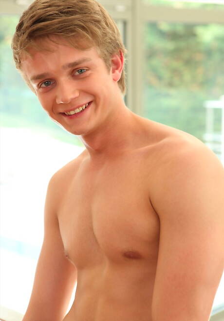 Hungarian hot twink Tom Pollock undressing and showing hot ass