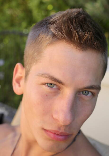 Hungarian muscular Jim Kerouac playing with dick outside