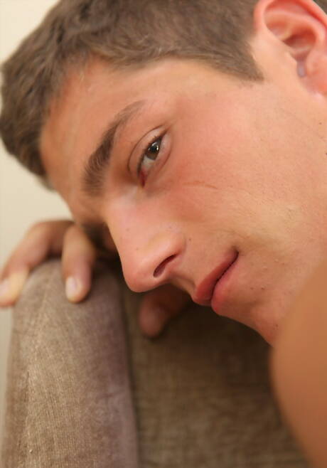 Czeski husky Ariel Vanean pozuje nago i pokazuje ciasny tyłek