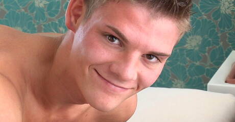 Strongman Justin jack off his dick