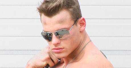 Czech well-built Ryan Kutcher jack off his cock outdoor