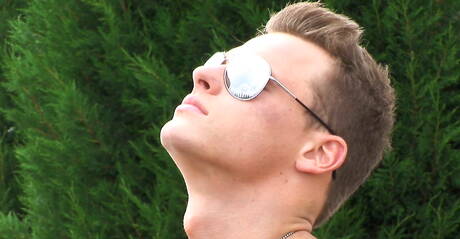 Czech well-built Ryan Kutcher jack off his cock outdoor