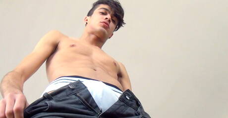 捷克硬漢Ramon Macchio享受快樂