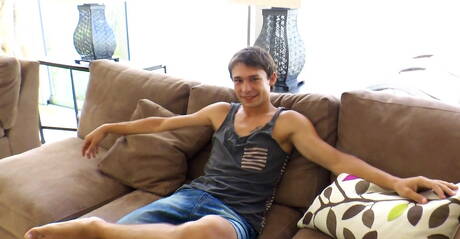 Belami Online: Czech twink Tim Campbell masturbating in bath