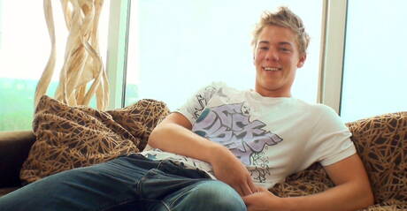 Il twink americano Rick Lautner si diverte