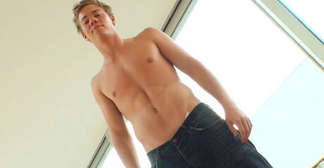 Il twink americano Rick Lautner si diverte