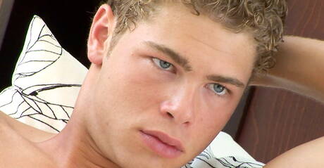 身材健美的賈斯汀手淫