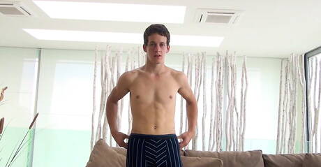 Czech superstud Chris Hoyt masturbating