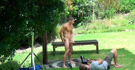 匈牙利帥哥吉姆凱魯亞克在熱水淋浴中手淫