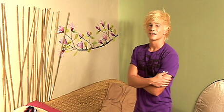 Le super étalon Ken Cameron pose nu