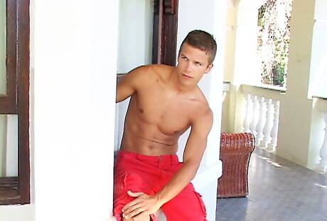 Muscular Joey Amis posing nude and showing hot ass outdoor