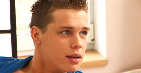 Twink Benjamin rukken af