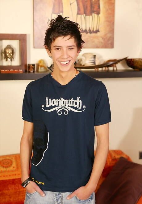 Hot twink Denis Carter posing nude and showing tight butt