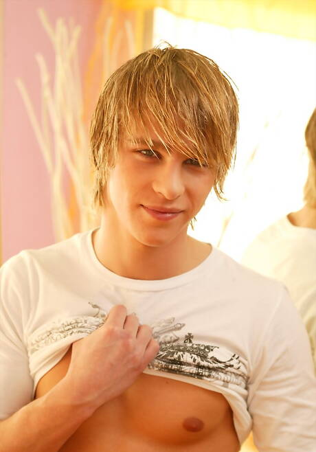 Strongman Caleb Atkins posing nude and showing nice butt