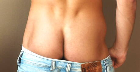 Czech hunky guy Claude Sorel teasing his cock