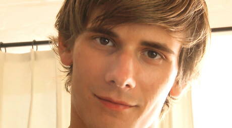 Czech young dude Gregg Meyjes masturbating in hot shower