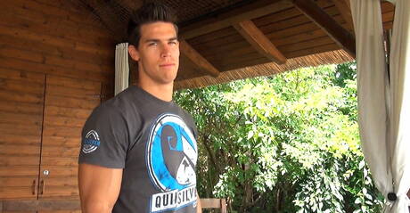 O husky americano Kris Evans e o bonitão eslovaco Rhys Jagger em uma ação de sexo ao ar livre