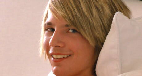 Well-built Simon jerk off his cock