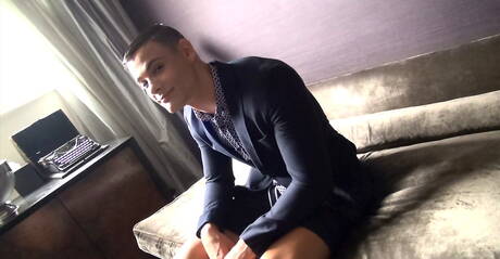 Hoyt Kogan, Andrei Karenin y Jean Daniel en una sesión de fotos sexy