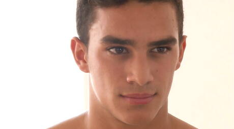 Latino stud Miguel Estevez jack off his dick