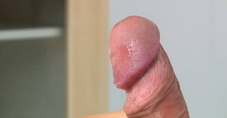 Il ceco Christian Lundgren, ben costruito, mostra un corpo muscoloso