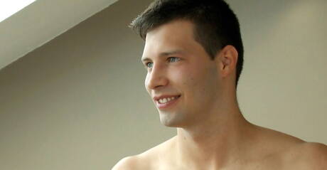 Czech husky guy Emilio Vargas masturbating