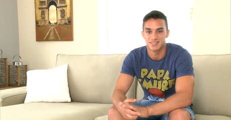 Latino beefy Miguel Estevez jack off his dick