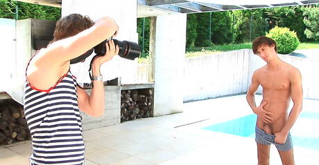 Belami Online: American twink Paul Mekas playing with dick outside