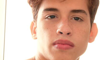 Der harte Kerl Jeremy hat ein Vergnügen