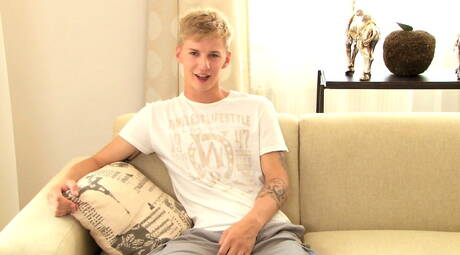 Belami Online: Hunk Tim Heyers jack off his cock in bathroom