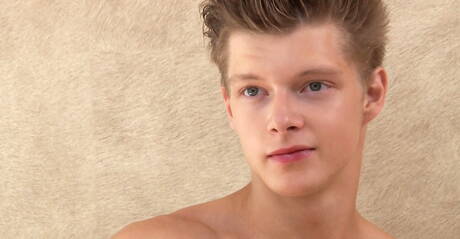 Der tschechische Superhengst Christian Lundgren wichst