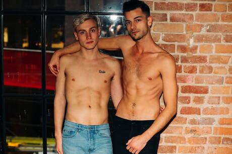 Amerykańska wydra Cory Kane i młody Luca Beckham uprawiali ze sobą seks