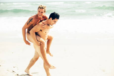 Cocky Boys: American beefcake Justin Matthews and  Ollie fuck ass after blowjob on beach
